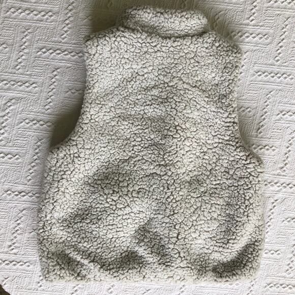 Thread + Supply Sherpa Fleece Vest Women’s Large Fuzzy Teddy Bear Zip Snap Cozy - Picture 3 of 8